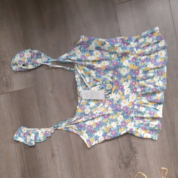 NWT floral tank top - Picture 1 of 2